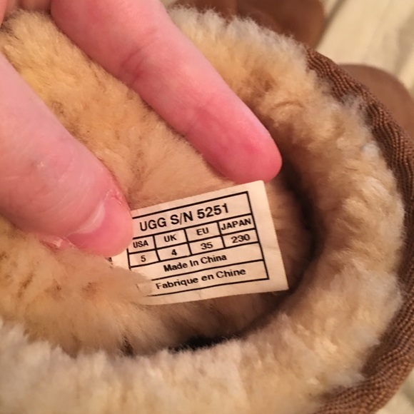 Tan UGGS - Picture 4 of 5